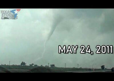 May 24, 2011 • Goldsby, Oklahoma Tornado & Debris Falling from Sky!